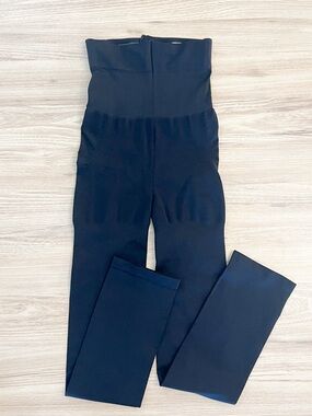 New Curveez High Waisted Shaping Leggings, Black, Size Small